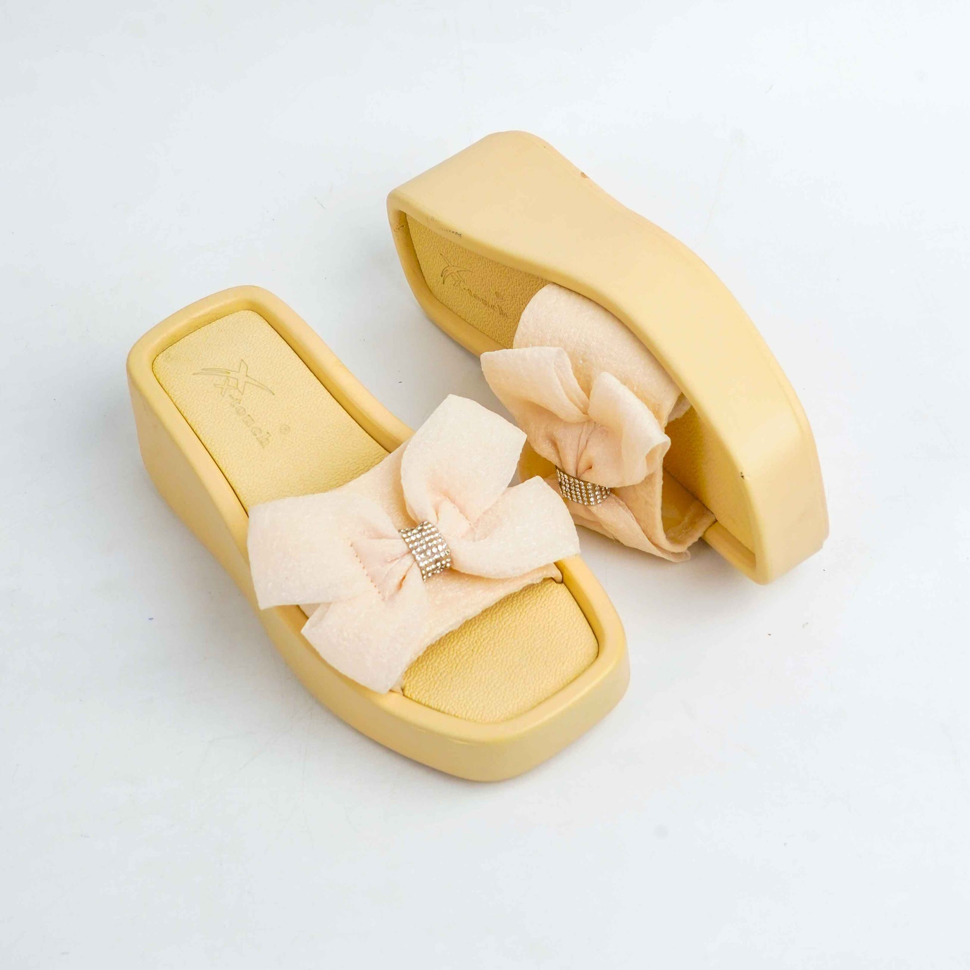Cream Wedge
