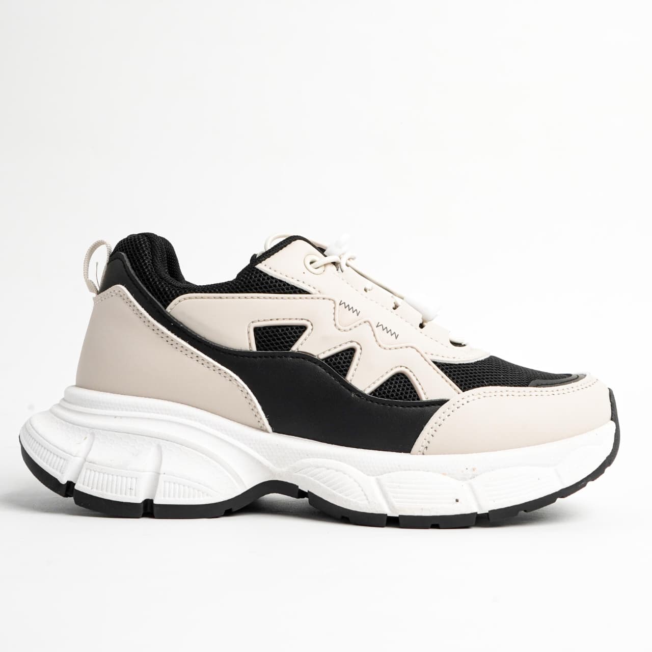 Voltrek – Beige & Black